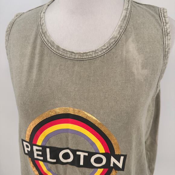 Peloton Circle Muscle Tank Olive Side Slit Size Large - Picture 4 of 10
